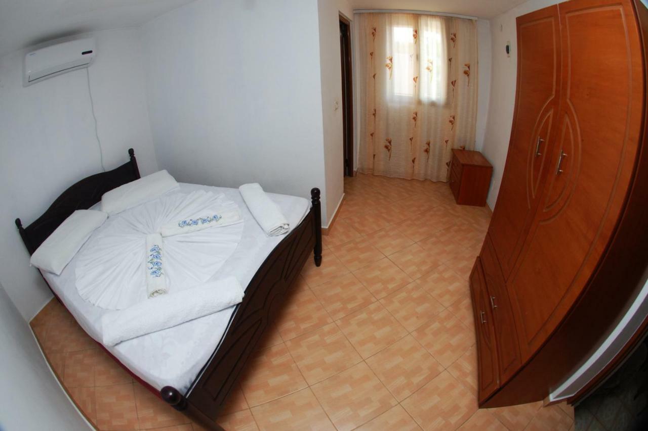 Vila Ronaldo Apartment Ksamil Bagian luar foto