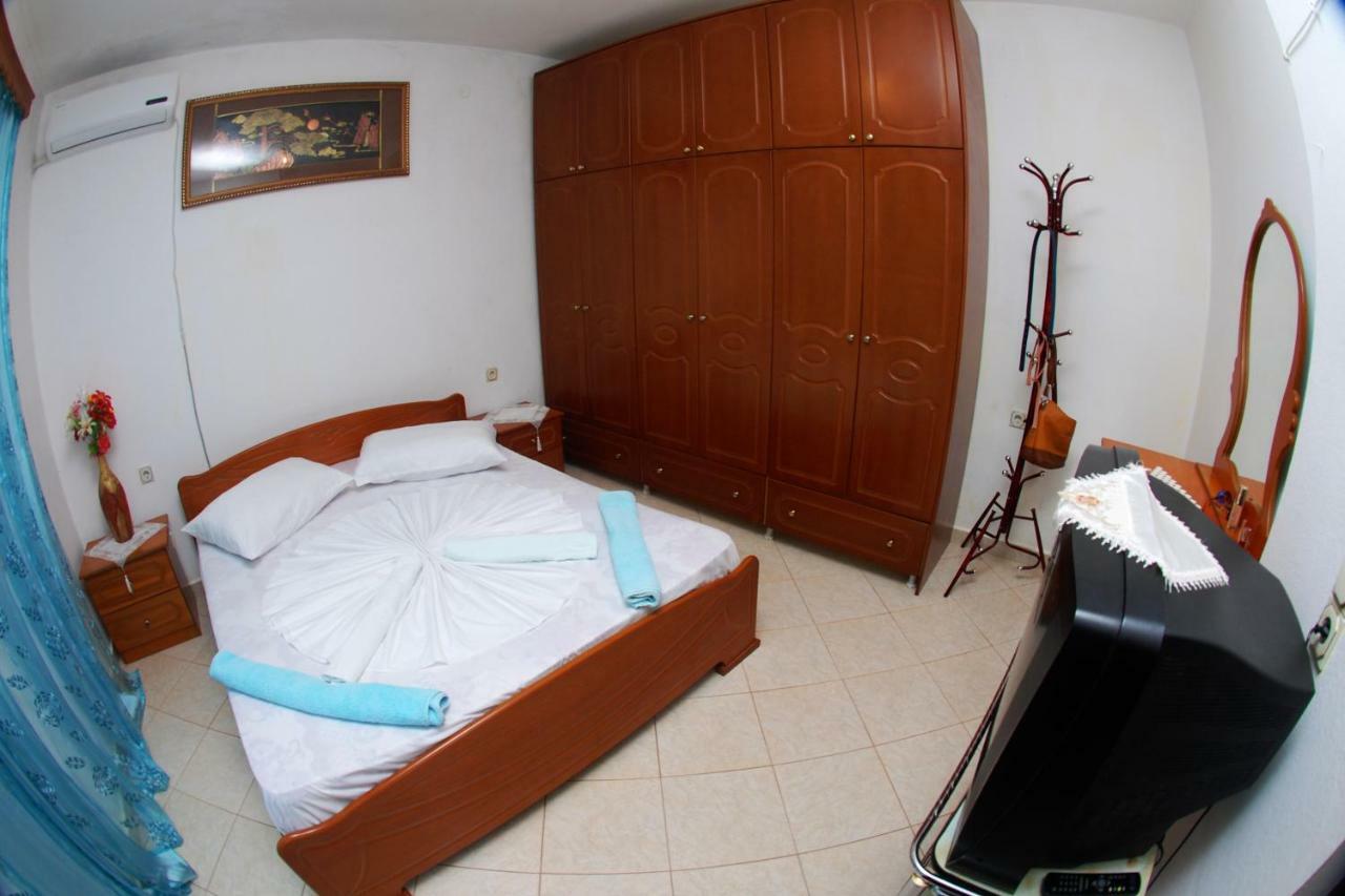 Vila Ronaldo Apartment Ksamil Bagian luar foto