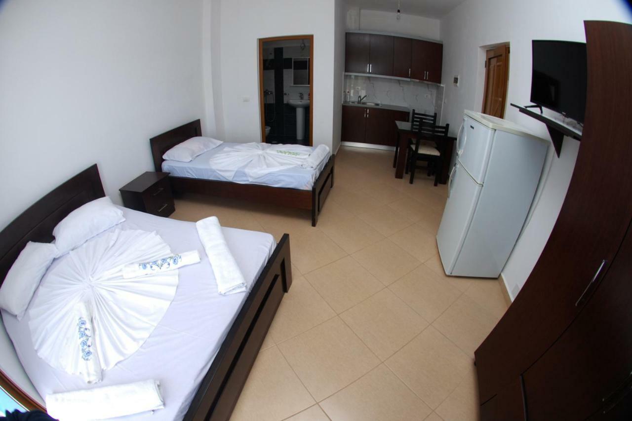 Vila Ronaldo Apartment Ksamil Bagian luar foto