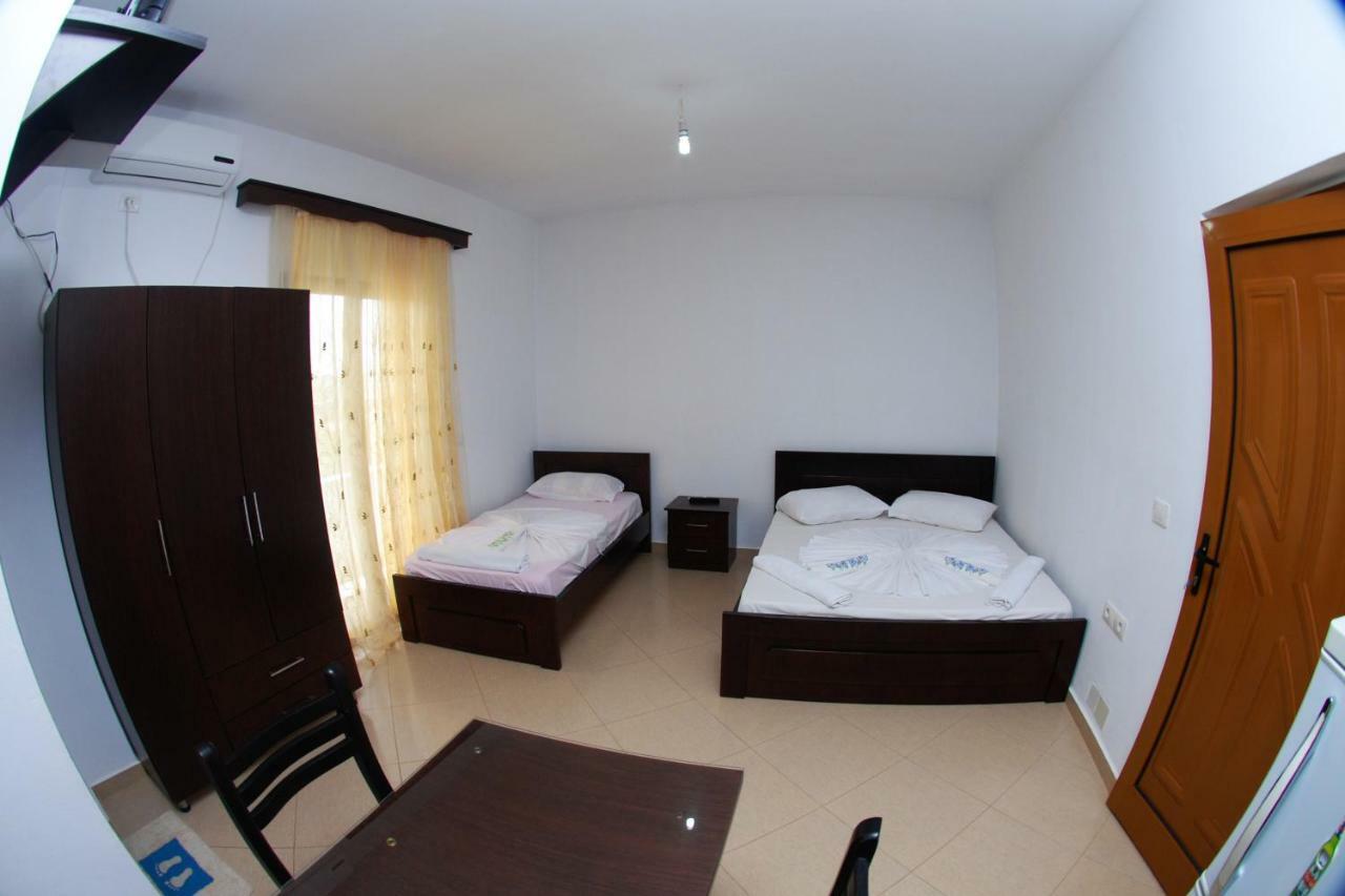 Vila Ronaldo Apartment Ksamil Bagian luar foto