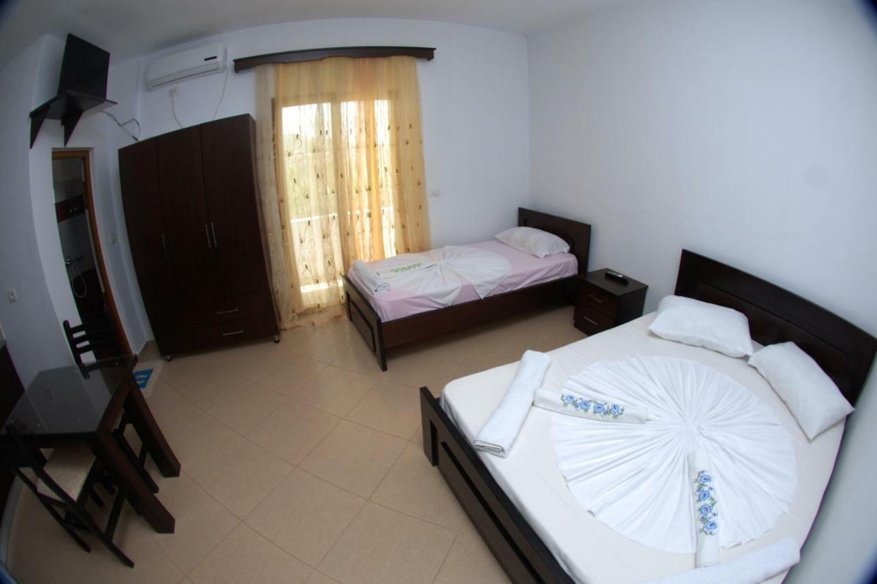Vila Ronaldo Apartment Ksamil Bagian luar foto