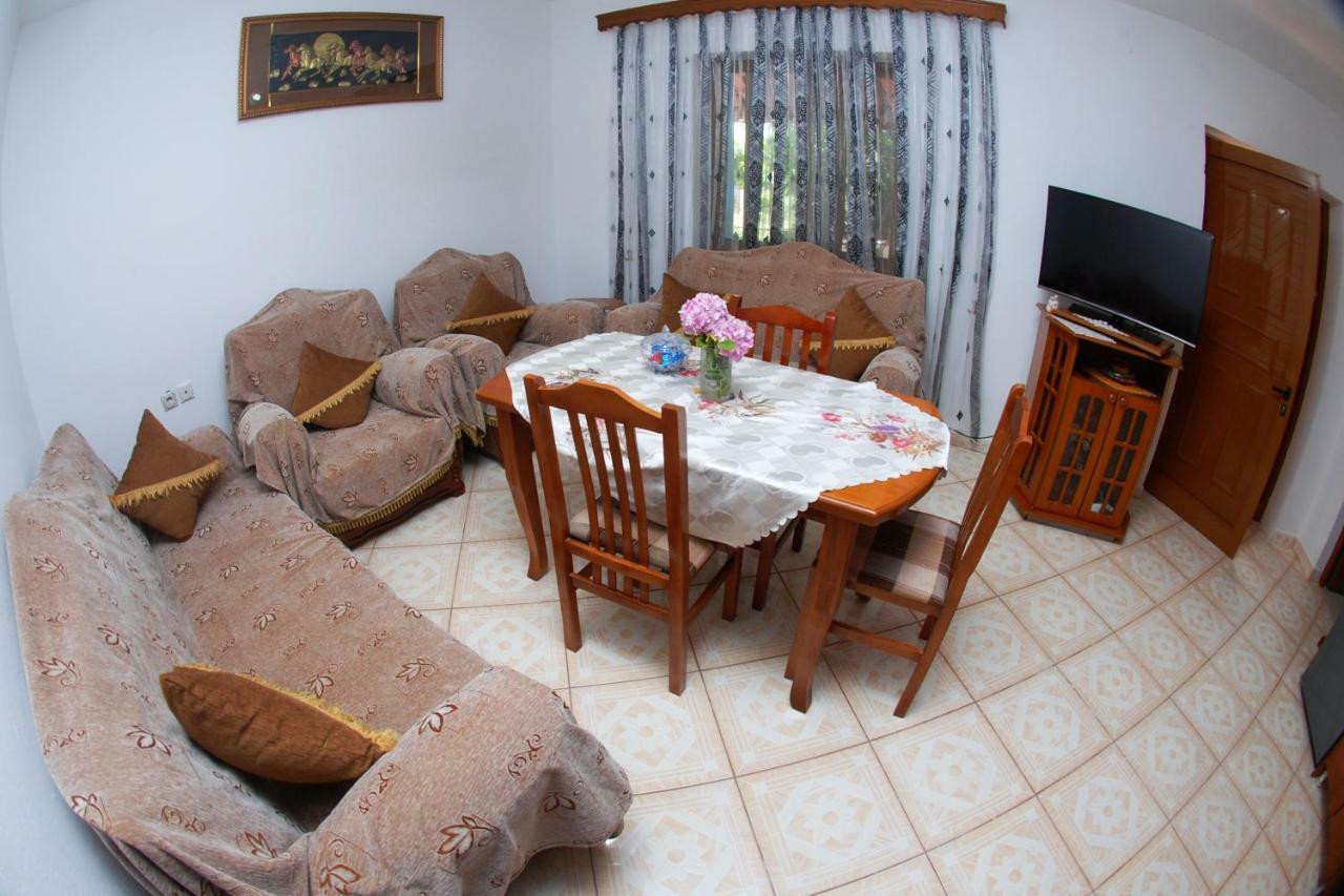 Vila Ronaldo Apartment Ksamil Bagian luar foto