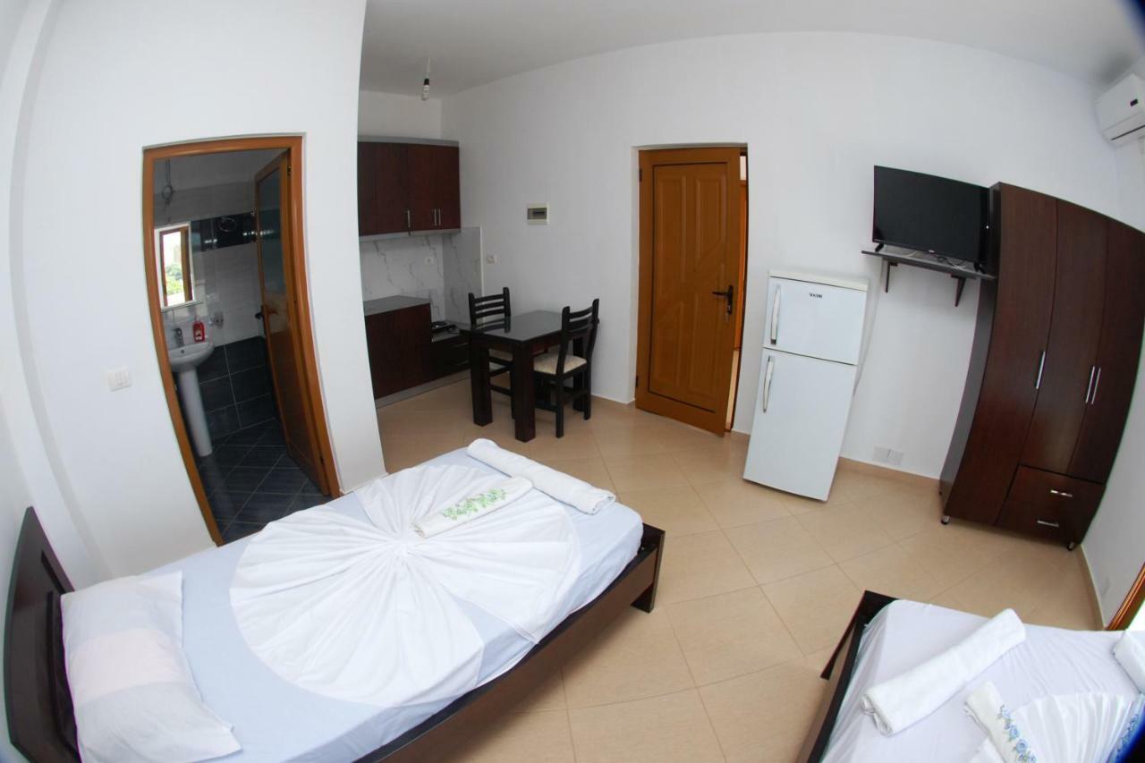 Vila Ronaldo Apartment Ksamil Bagian luar foto