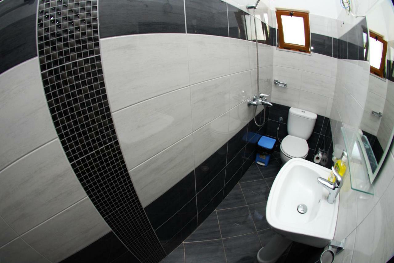 Vila Ronaldo Apartment Ksamil Bagian luar foto